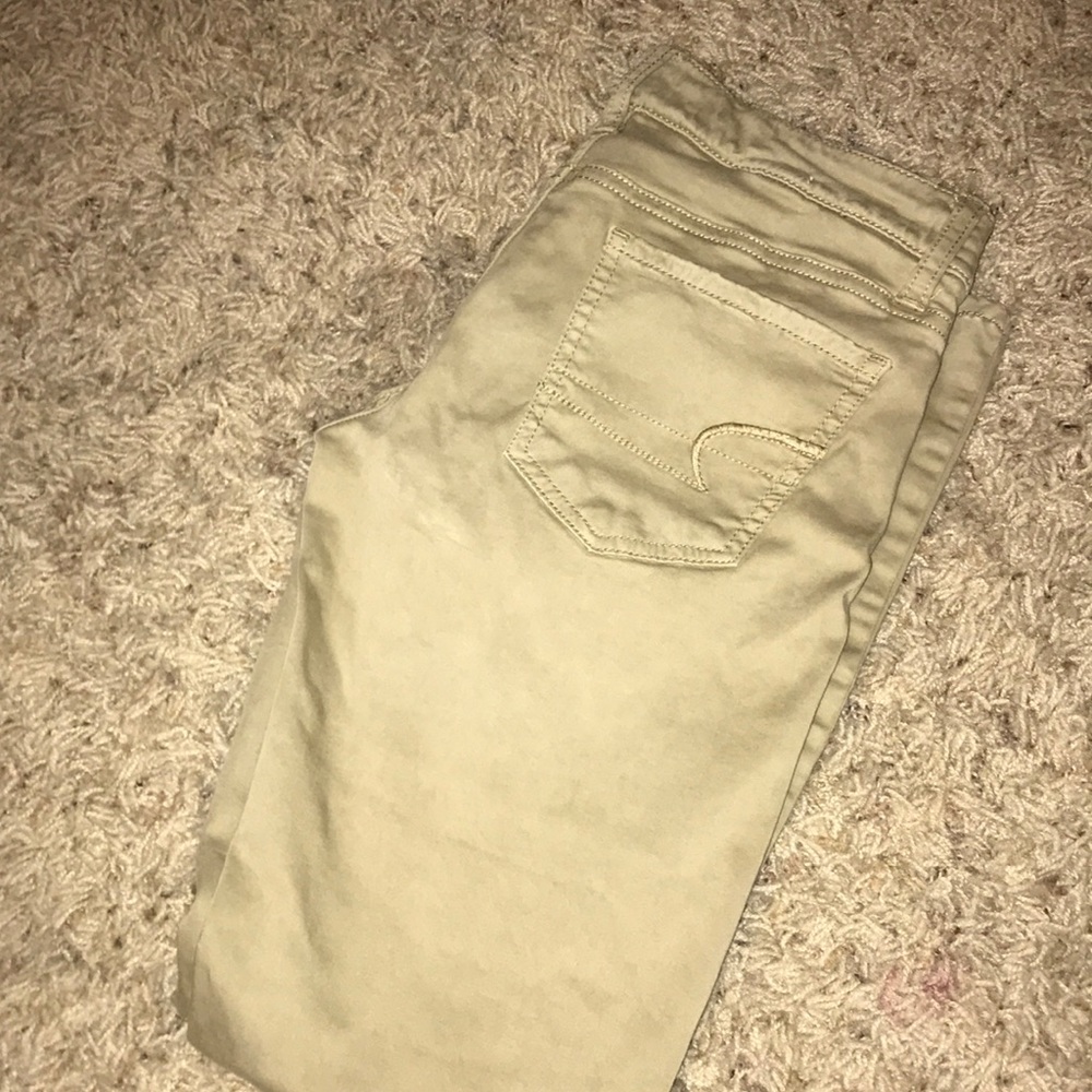 khaki pants